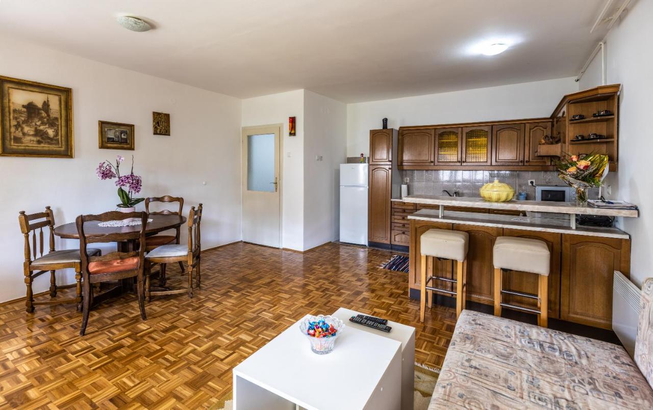 Avlija Garden Gem Apartment Sarajevo Luaran gambar
