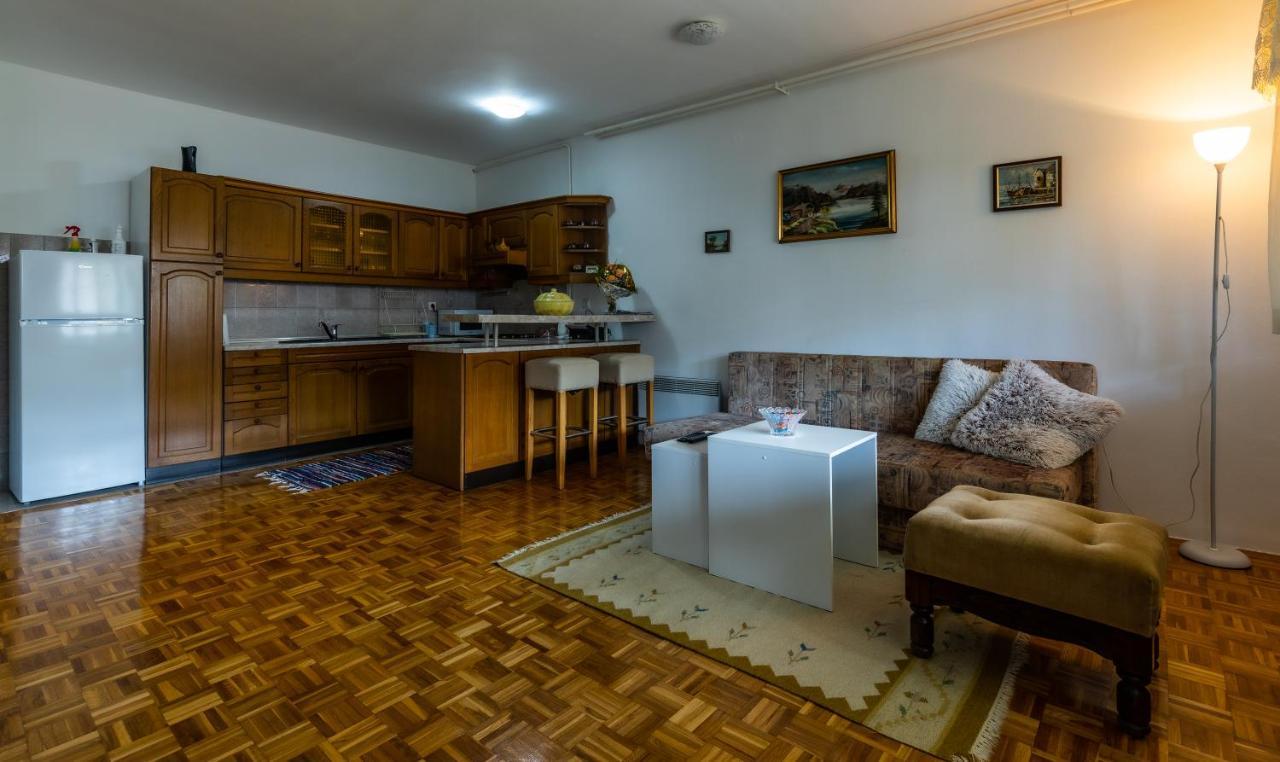 Avlija Garden Gem Apartment Sarajevo Luaran gambar