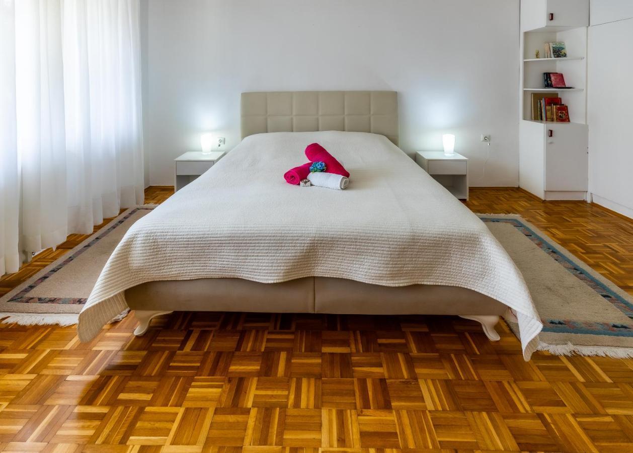 Avlija Garden Gem Apartment Sarajevo Luaran gambar