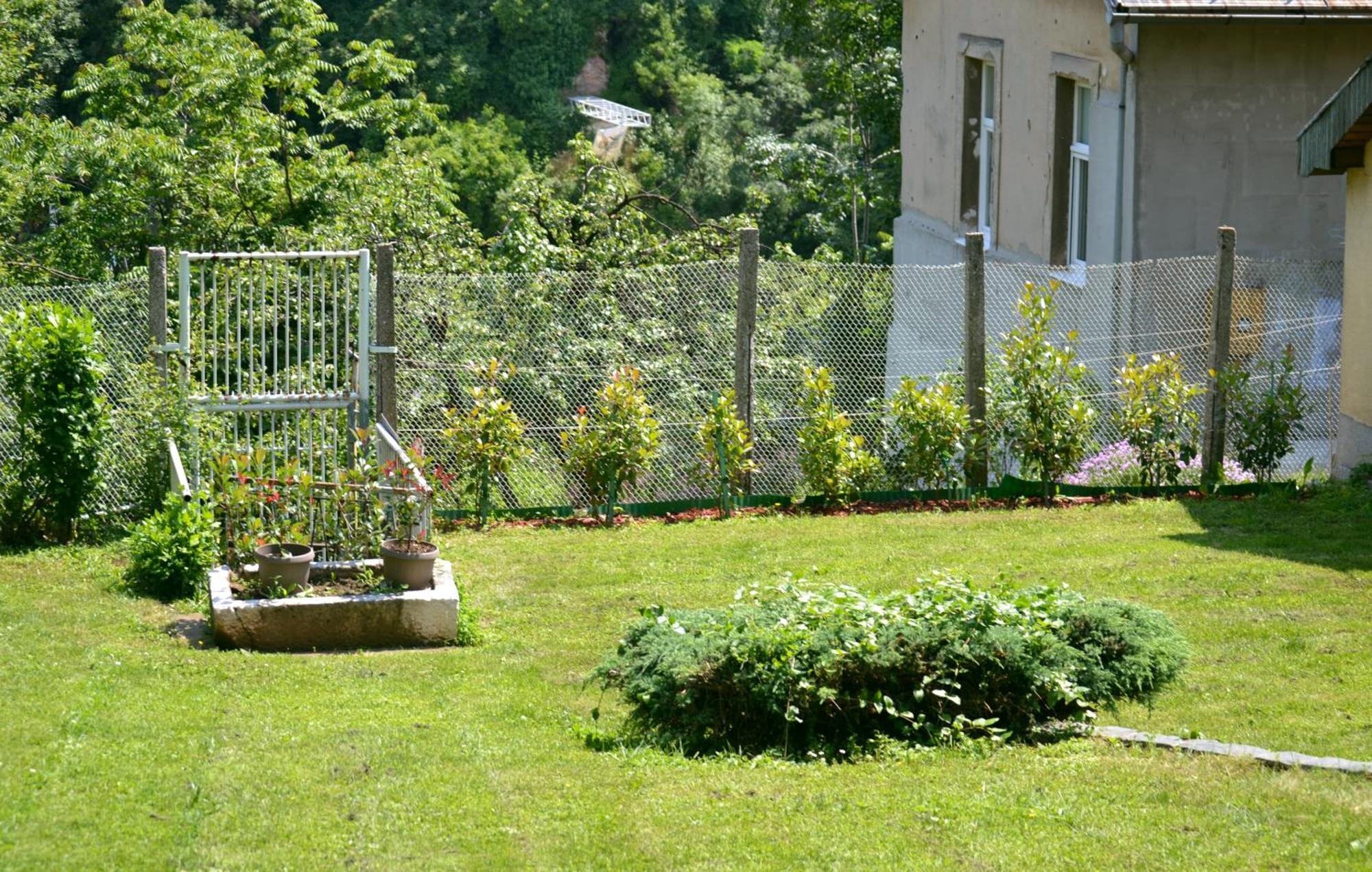Avlija Garden Gem Apartment Sarajevo Luaran gambar