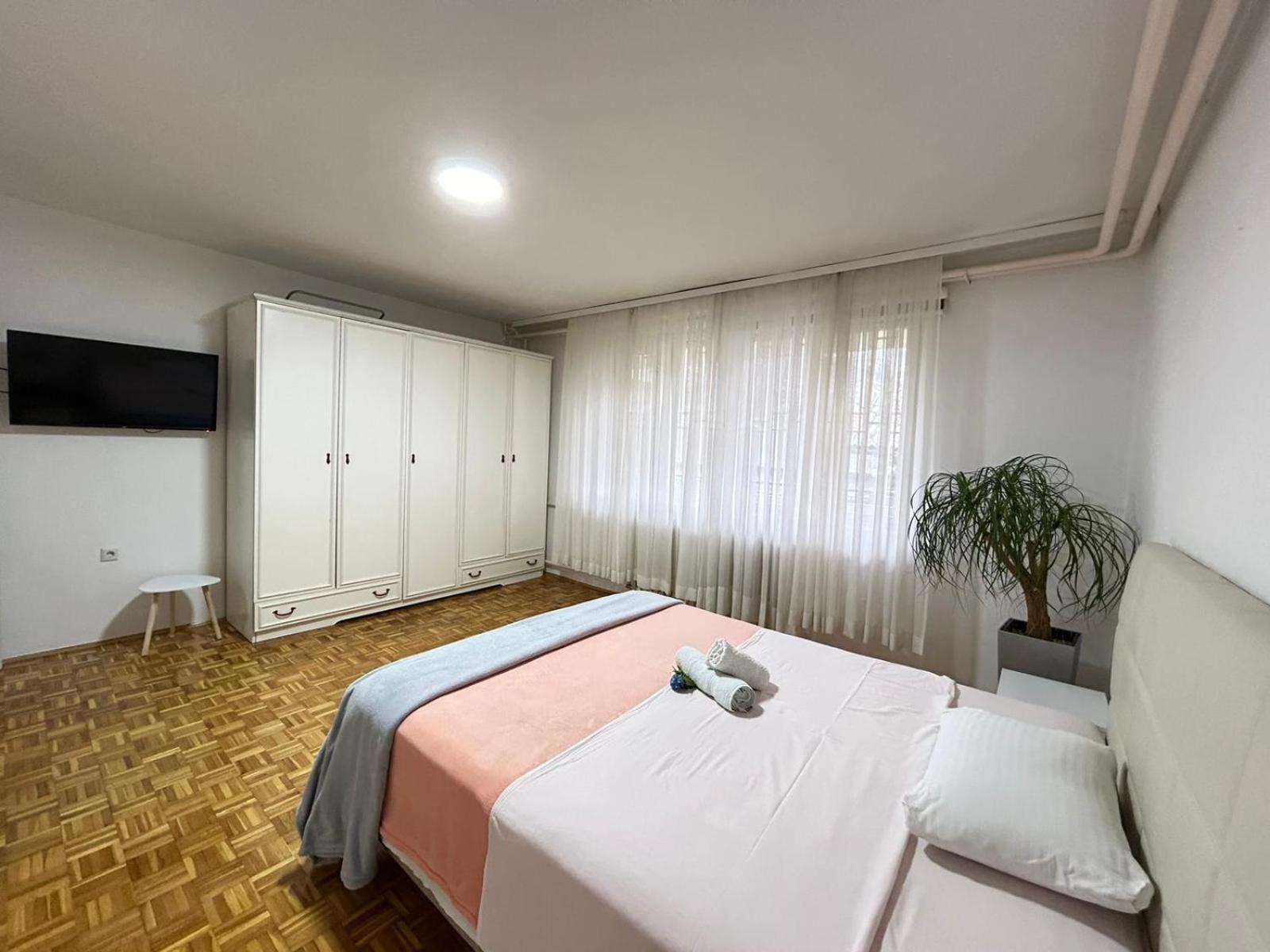 Avlija Garden Gem Apartment Sarajevo Luaran gambar