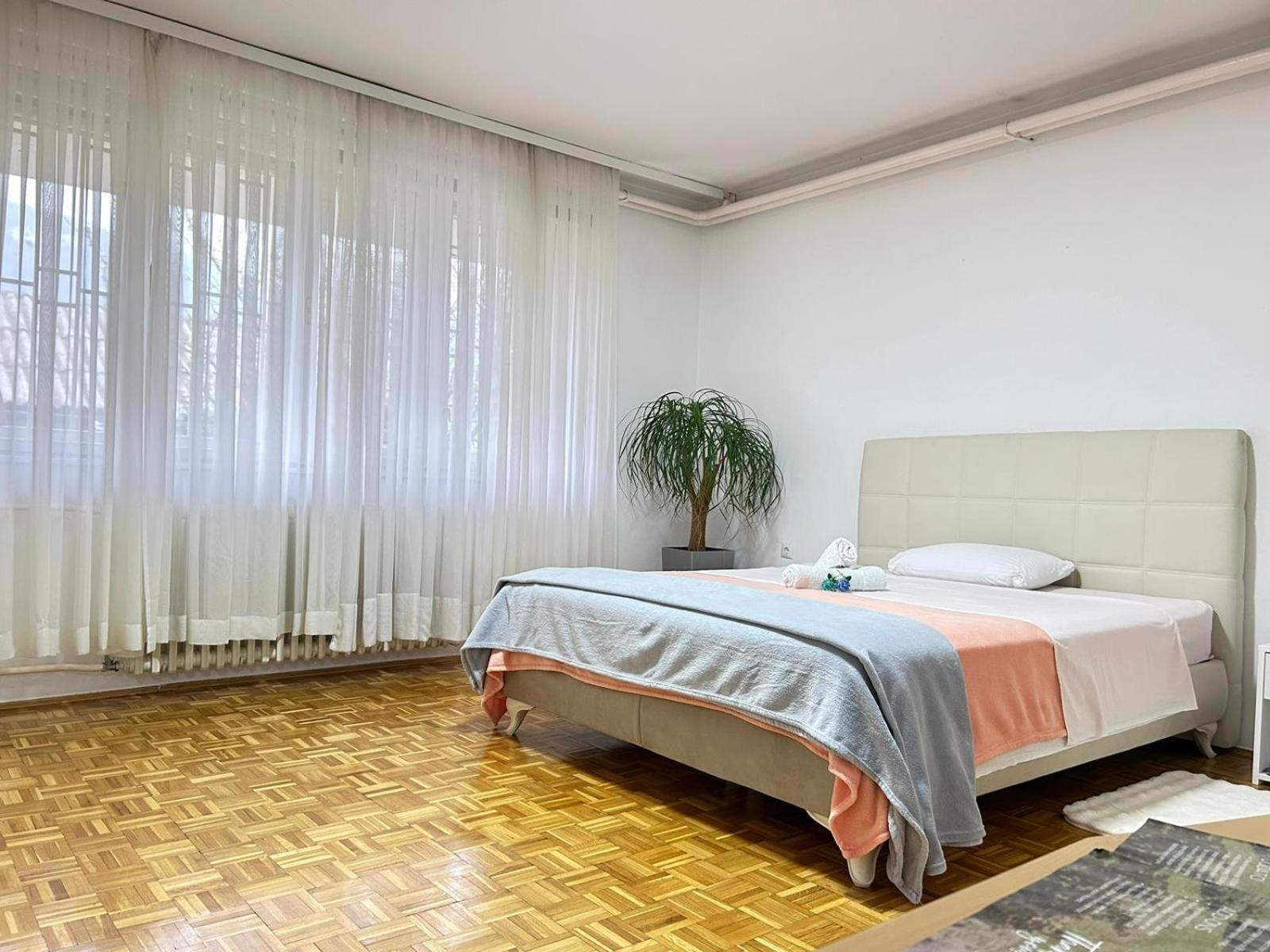 Avlija Garden Gem Apartment Sarajevo Luaran gambar